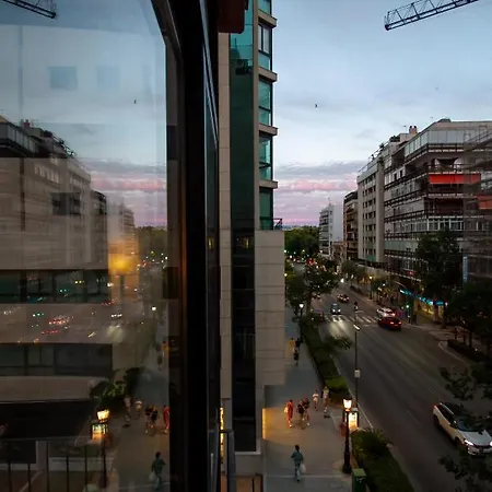 Banus - Center - Super Bright 2br - 2ba - Floor To Ceiling Windows - Prime Ricardo Soriano Location - Close To The & Plaza De Naranjos Old Town - Walk Everywhere - Surrounded By Restaurants, Cafes & Bars