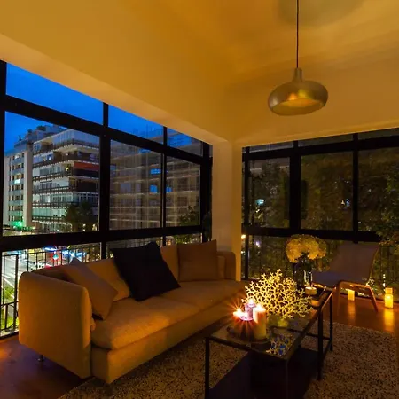 Banus - Center - Super Bright 2br - 2ba - Floor To Ceiling Windows - Prime Ricardo Soriano Location - Close To The & Plaza De Naranjos Old Town - Walk Everywhere - Surrounded By Restaurants, Cafes & Bars