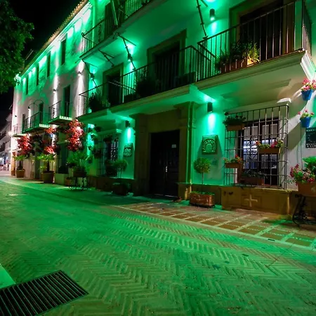 Banus - Center - Super Bright 2br - 2ba - Floor To Ceiling Windows - Prime Ricardo Soriano Location - Close To The & Plaza De Naranjos Old Town - Walk Everywhere - Surrounded By Restaurants, Cafes & Bars Marbella